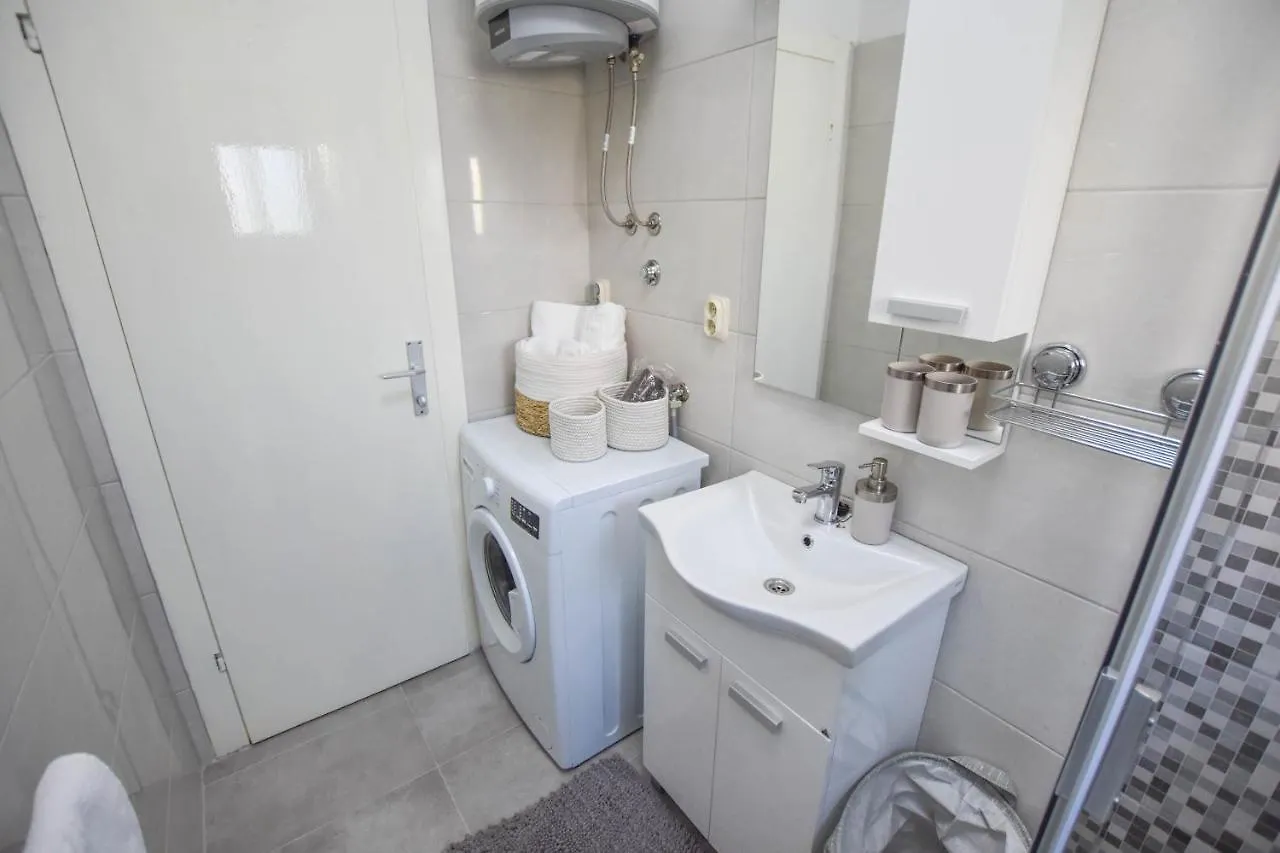 Apartment S And E Kali 0*,  Croatia