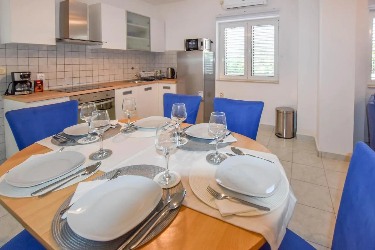 Apartment S And E Kali Croatia